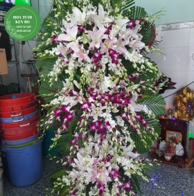 Hoa chia buồn mẫu 18