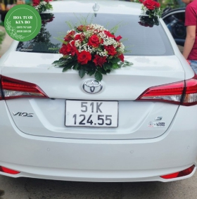 Trang trí xe cưới mẫu 12